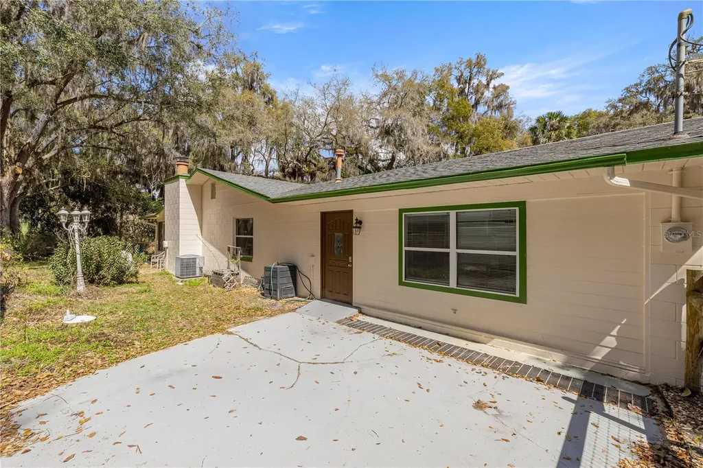 5947 Avenue C Mc Intosh FL 32664