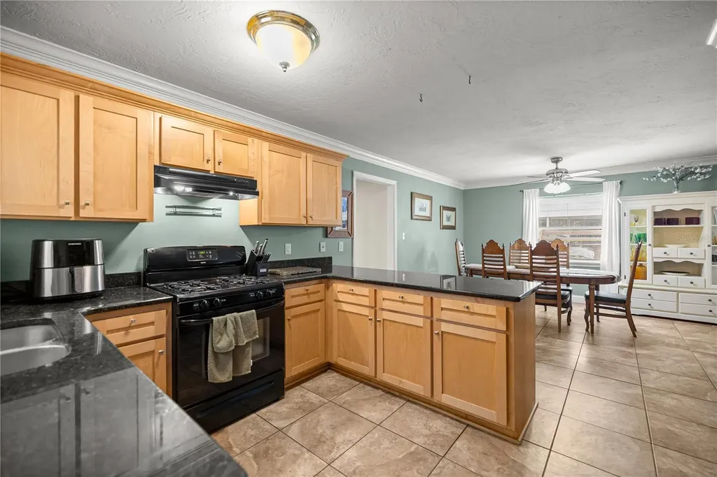 5947 Avenue C Mc Intosh FL 32664