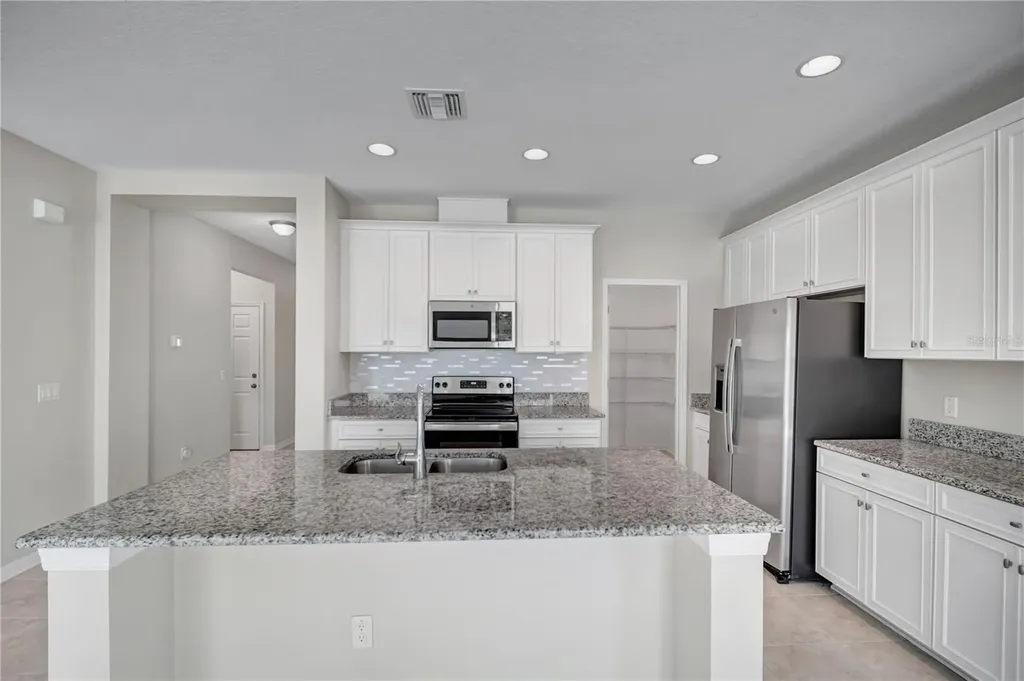 7384 Pool Compass Loop Wesley Chapel FL 33545