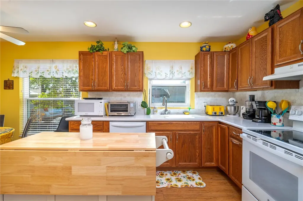 483 Lake Suzanne Drive Lake Wales FL 33859