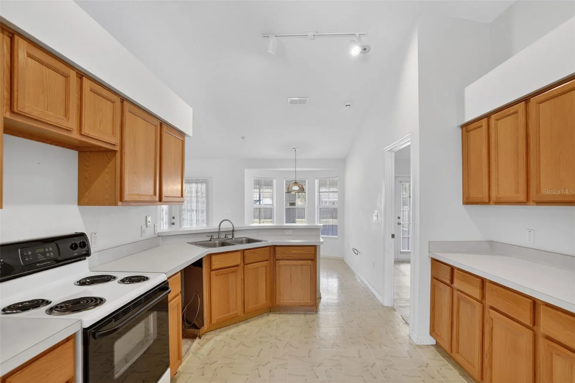 899 S Thacker Avenue Kissimmee FL 34741