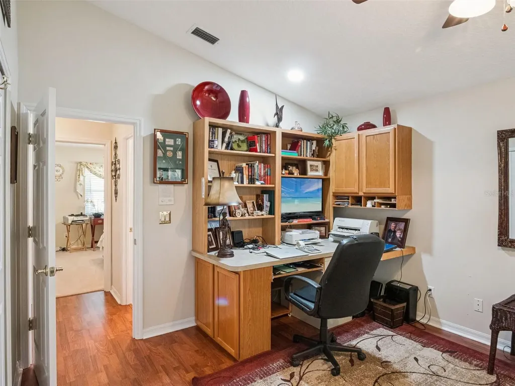 21533 King Henry Avenue Leesburg FL 34748