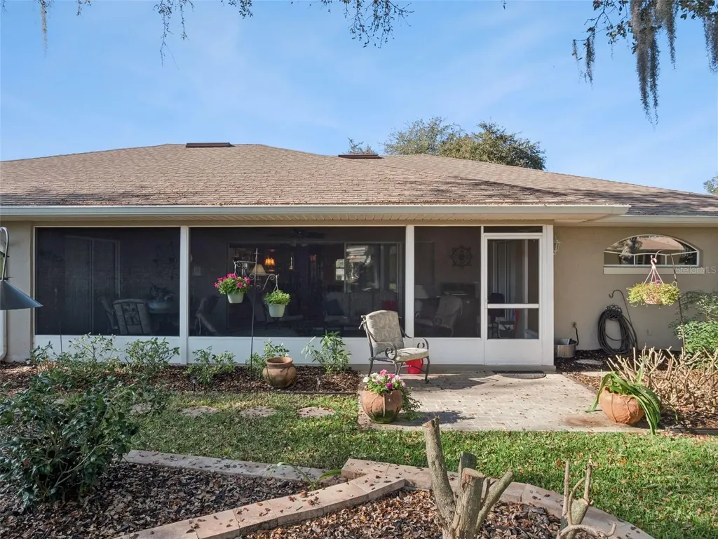 21533 King Henry Avenue Leesburg FL 34748
