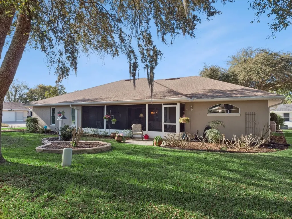 21533 King Henry Avenue Leesburg FL 34748