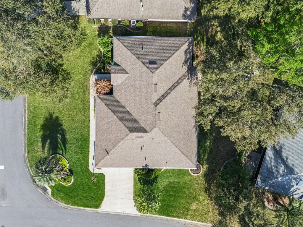 21533 King Henry Avenue Leesburg FL 34748