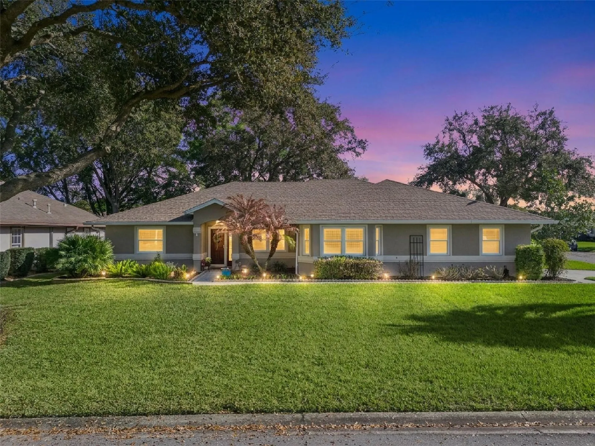 21533 King Henry Avenue Leesburg FL 34748