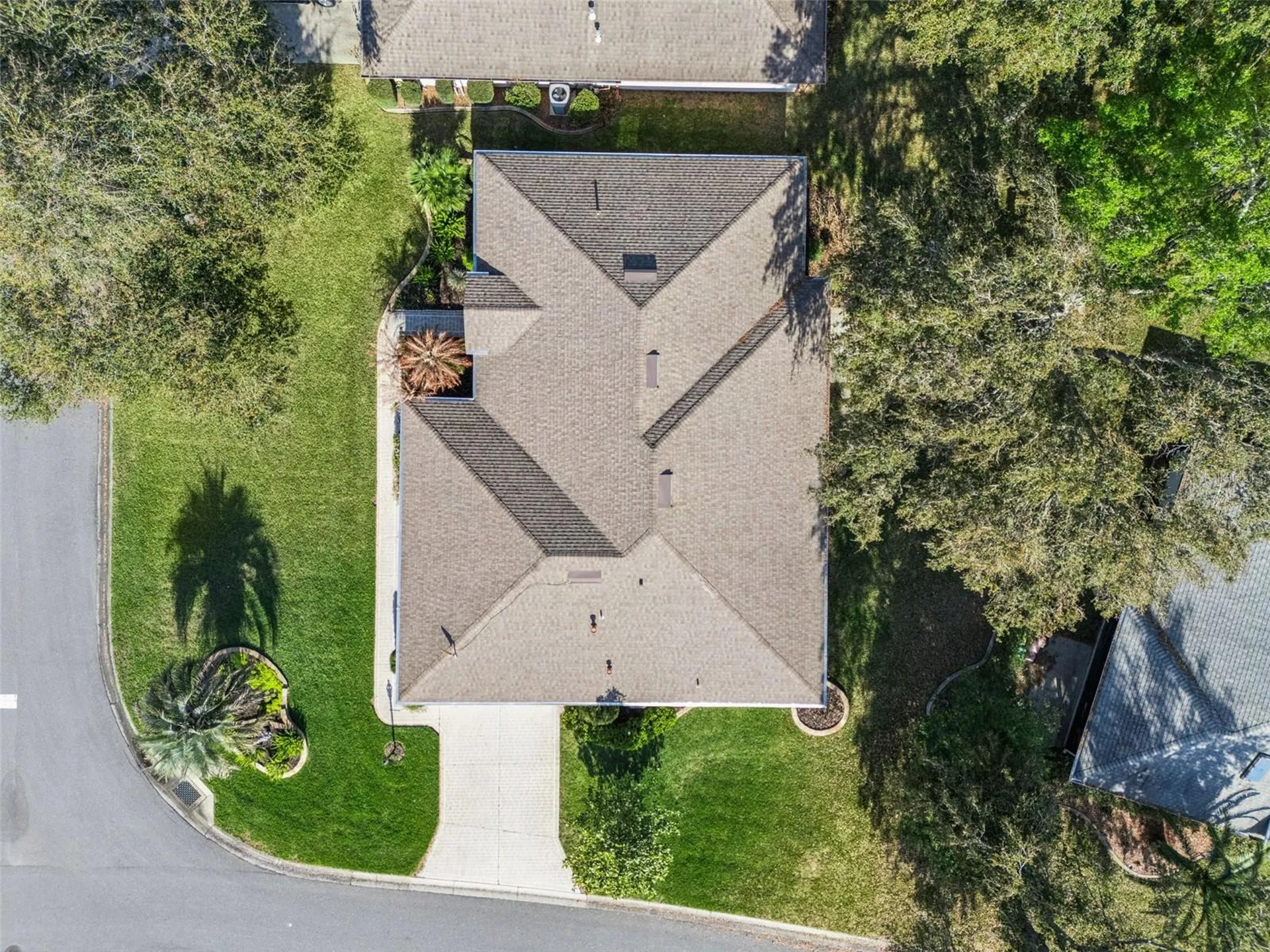 21533 King Henry Avenue Leesburg FL 34748