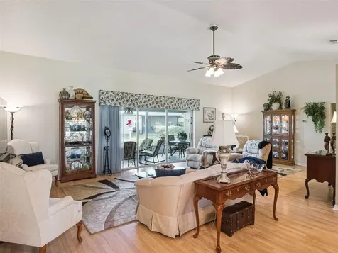 21533 King Henry Avenue Leesburg FL 34748