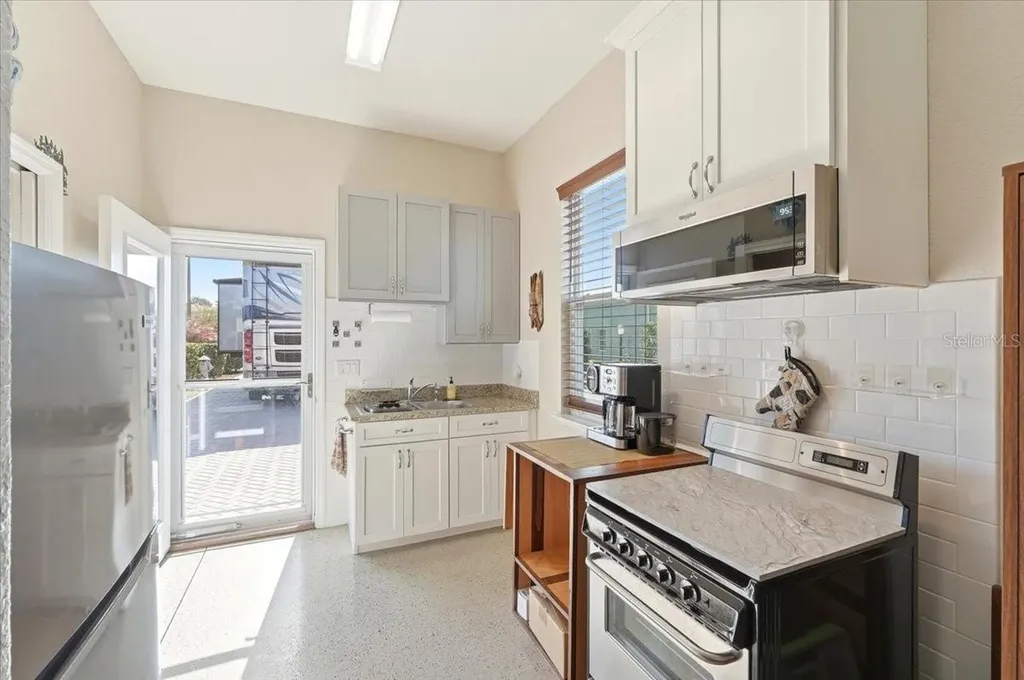 326 Nolane Lane Polk City FL 33868