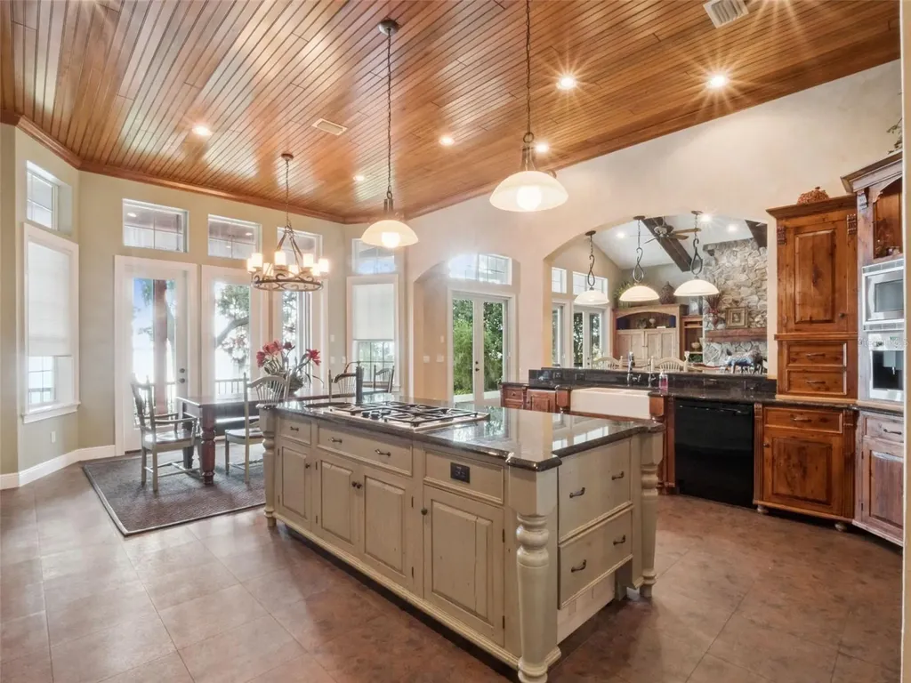 1490 Lakeshore Drive Mount Dora FL 32757