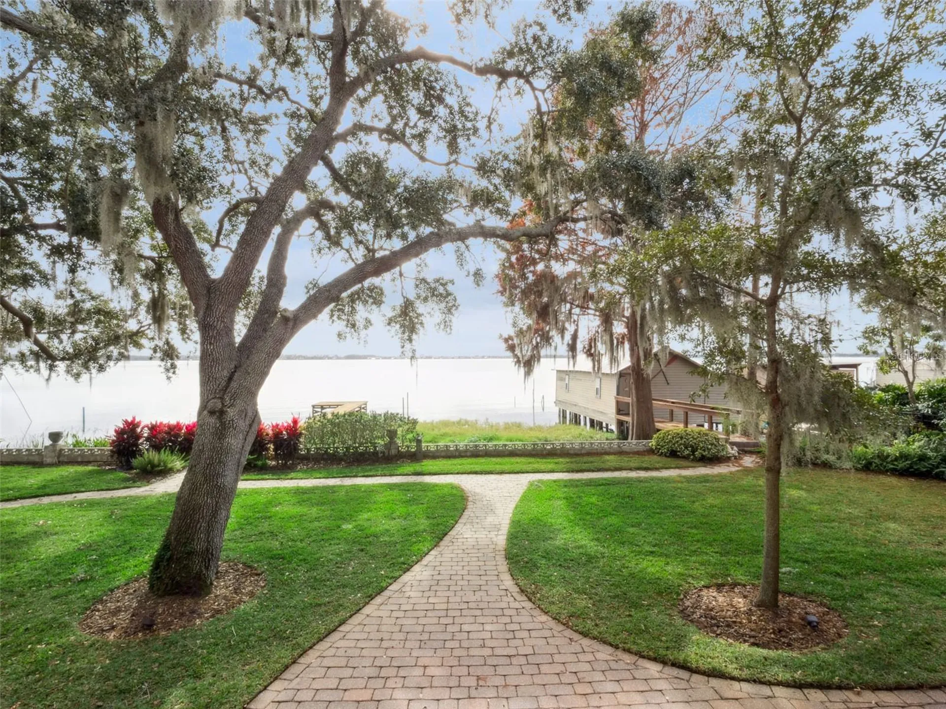 1490 Lakeshore Drive Mount Dora FL 32757