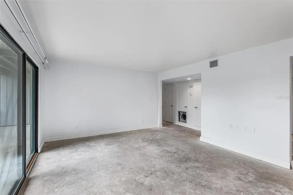 2070/2071 Corner Lake Drive Haines City FL 33844