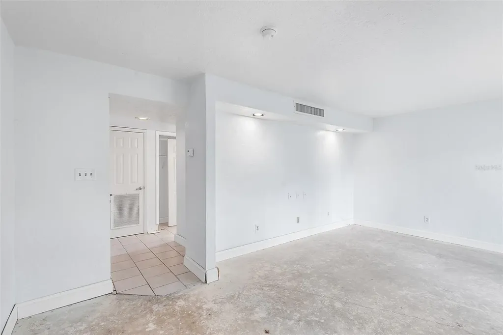 2070/2071 Corner Lake Drive Haines City FL 33844