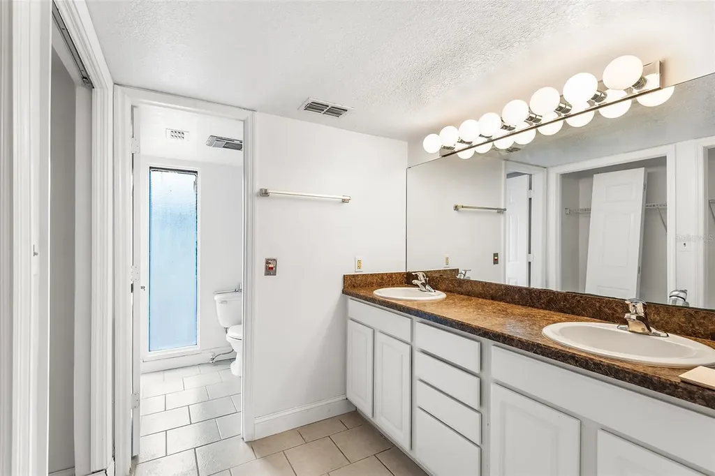 2070/2071 Corner Lake Drive Haines City FL 33844