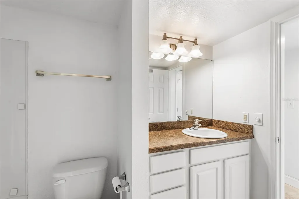 2070/2071 Corner Lake Drive Haines City FL 33844
