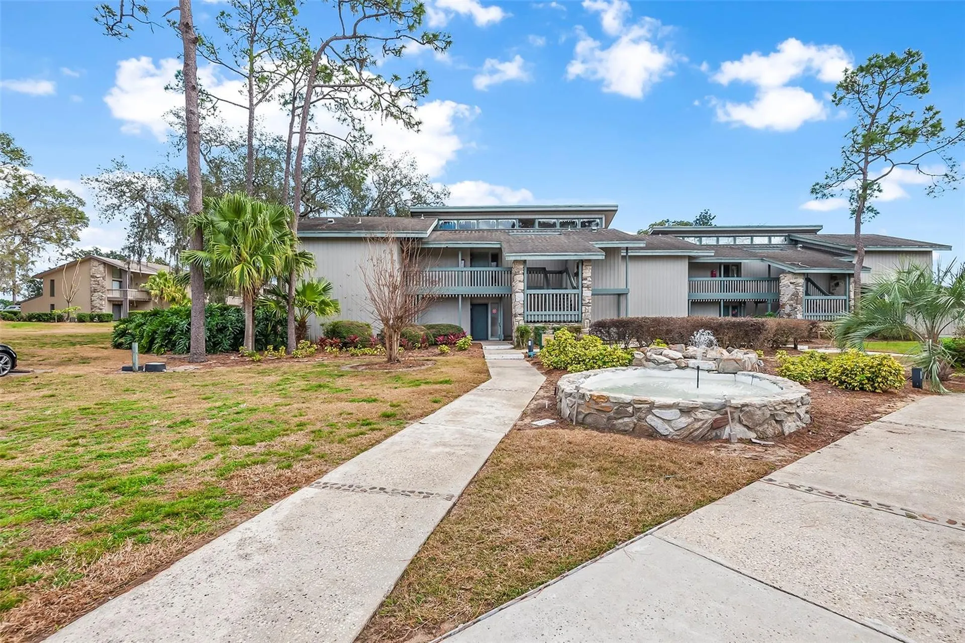 2070/2071 Corner Lake Drive Haines City FL 33844
