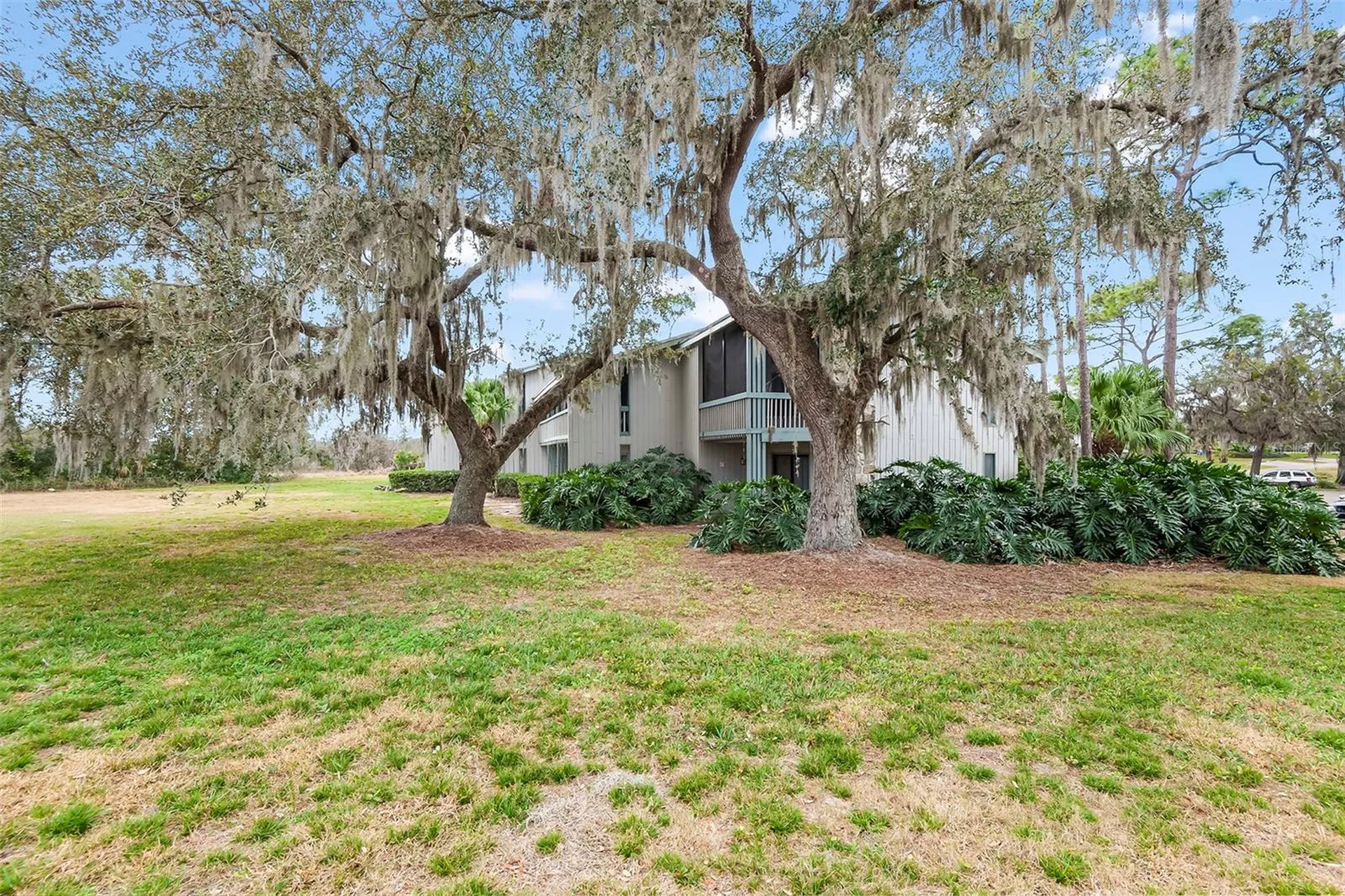 2070/2071 Corner Lake Drive Haines City FL 33844