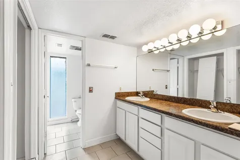 2070/2071 Corner Lake Drive Haines City FL 33844
