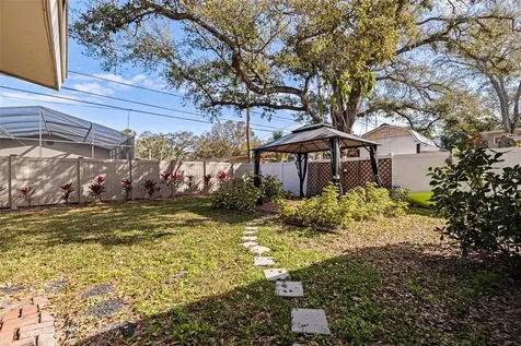 2901 Pelham Road N St Petersburg FL 33710