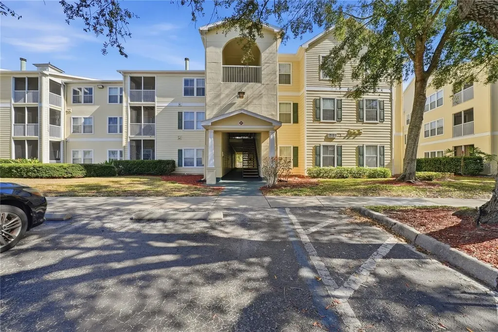 18311 Bridle Club Drive Tampa FL 33647