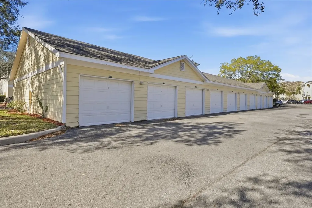 18311 Bridle Club Drive Tampa FL 33647