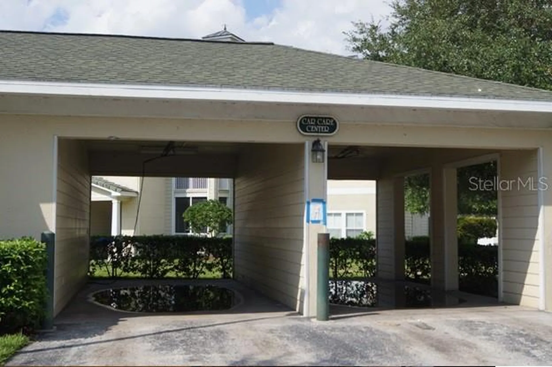 18311 Bridle Club Drive Tampa FL 33647