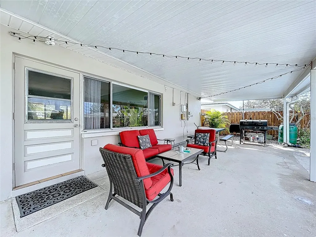 4391 34th Avenue N St Petersburg FL 33713