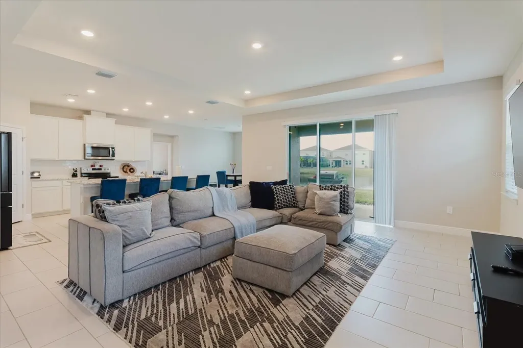 17544 Cantarina Cove Bradenton FL 34211