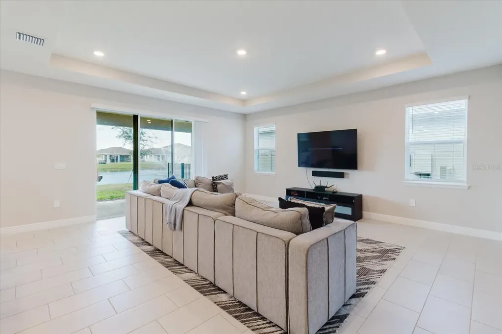 17544 Cantarina Cove Bradenton FL 34211
