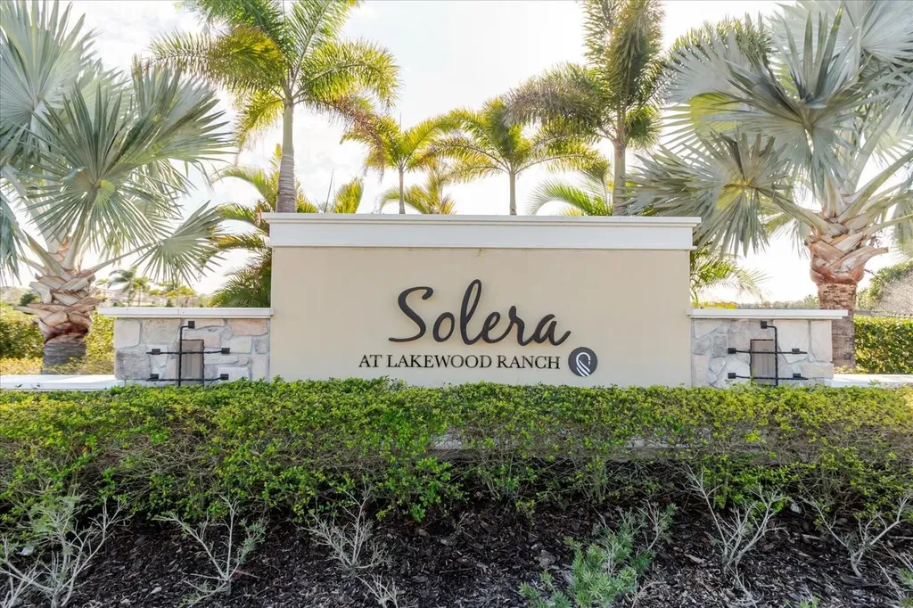 17544 Cantarina Cove Bradenton FL 34211