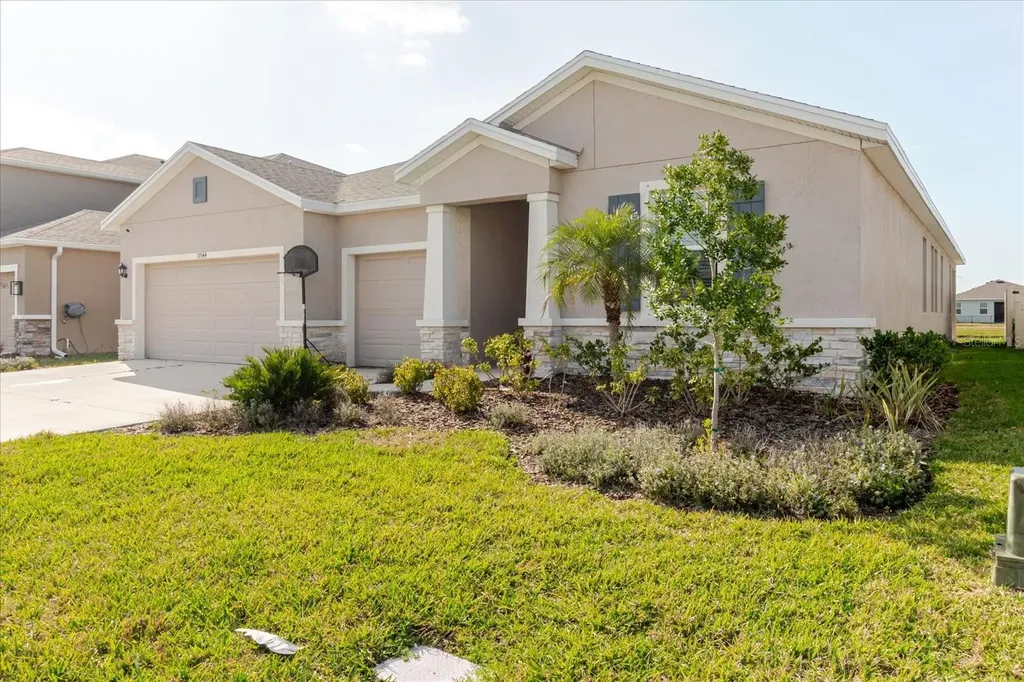 17544 Cantarina Cove Bradenton FL 34211