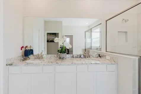 17544 Cantarina Cove Bradenton FL 34211