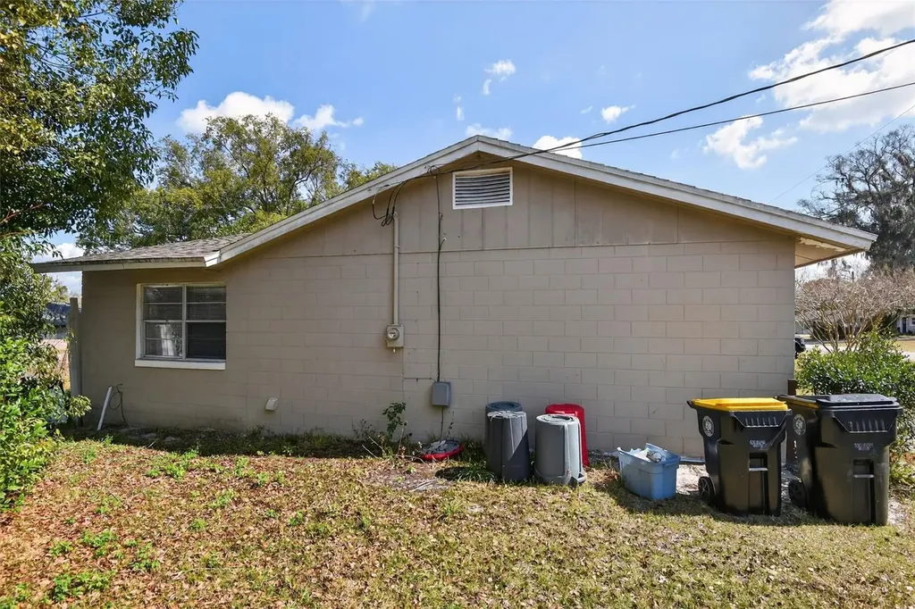 365 W Lansdowne Avenue Orange City FL 32763