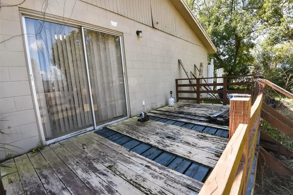 365 W Lansdowne Avenue Orange City FL 32763