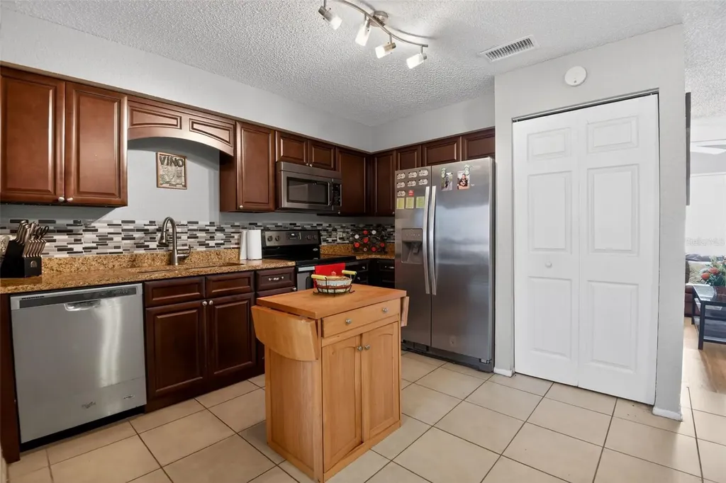365 W Lansdowne Avenue Orange City FL 32763