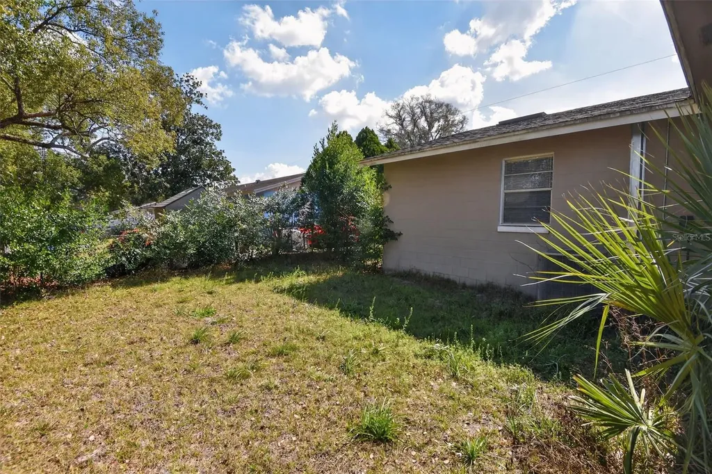 365 W Lansdowne Avenue Orange City FL 32763