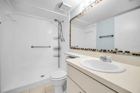3232 Lake Pine Way E Tarpon Springs FL 34688