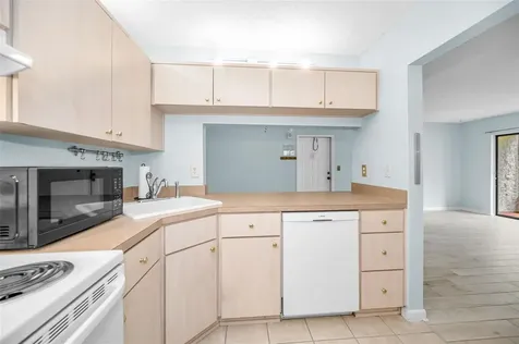 3232 Lake Pine Way E Tarpon Springs FL 34688