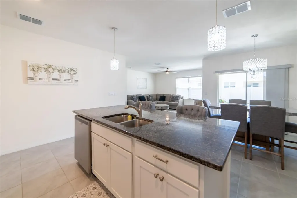 2684 Magnolia Avenue Davenport FL 33837