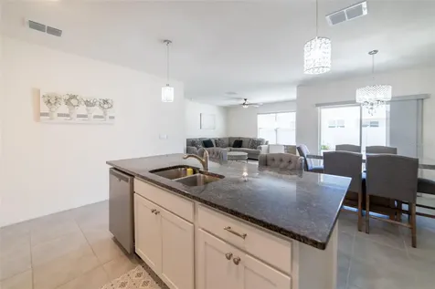 2684 Magnolia Avenue Davenport FL 33837