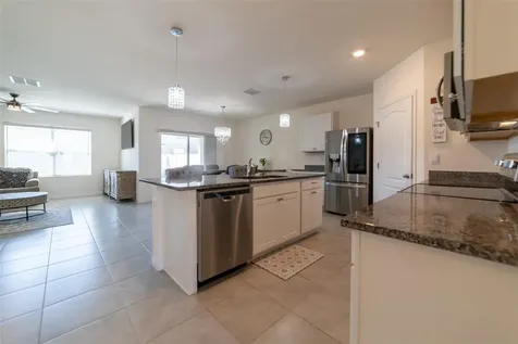 2684 Magnolia Avenue Davenport FL 33837