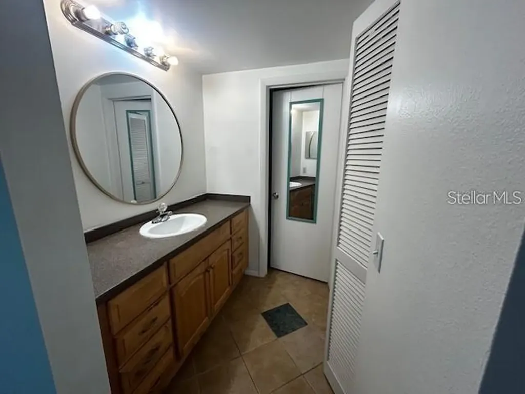 5647 Summer Side Lane Sarasota FL 34231