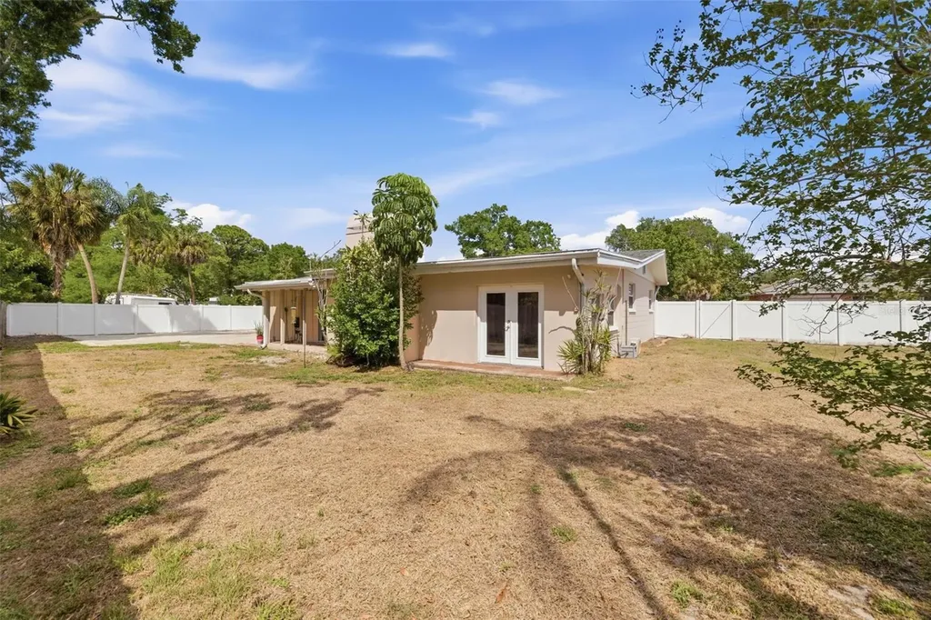 4415 7th Street S St Petersburg FL 33705