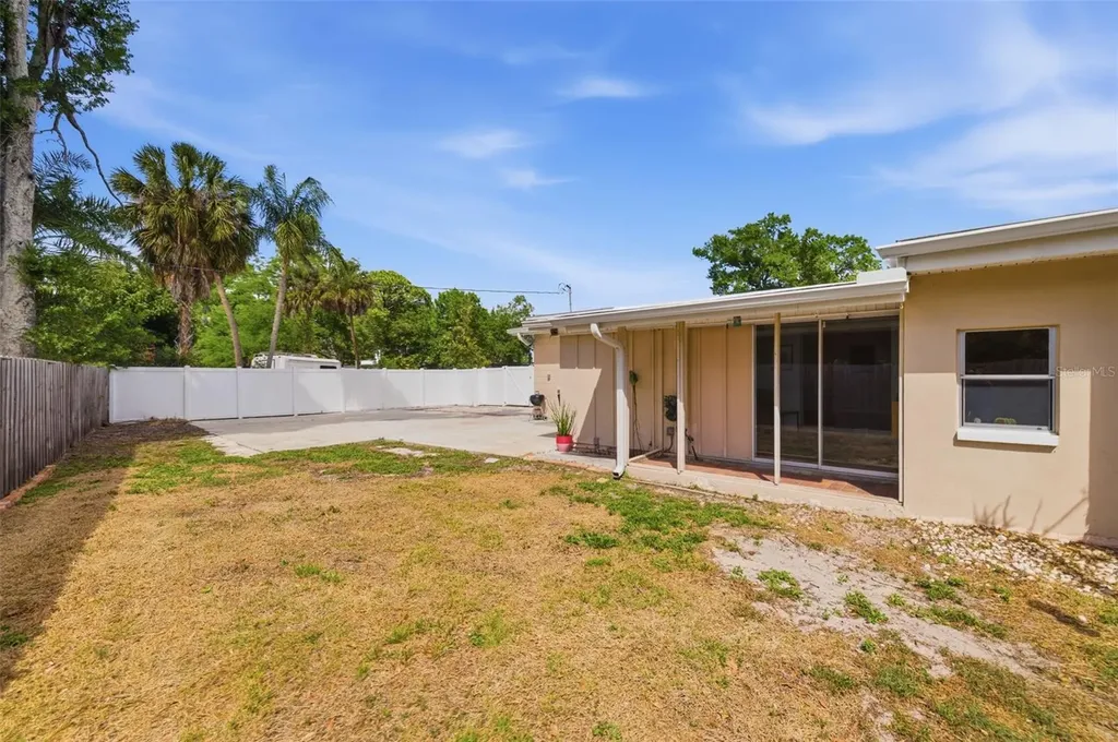 4415 7th Street S St Petersburg FL 33705