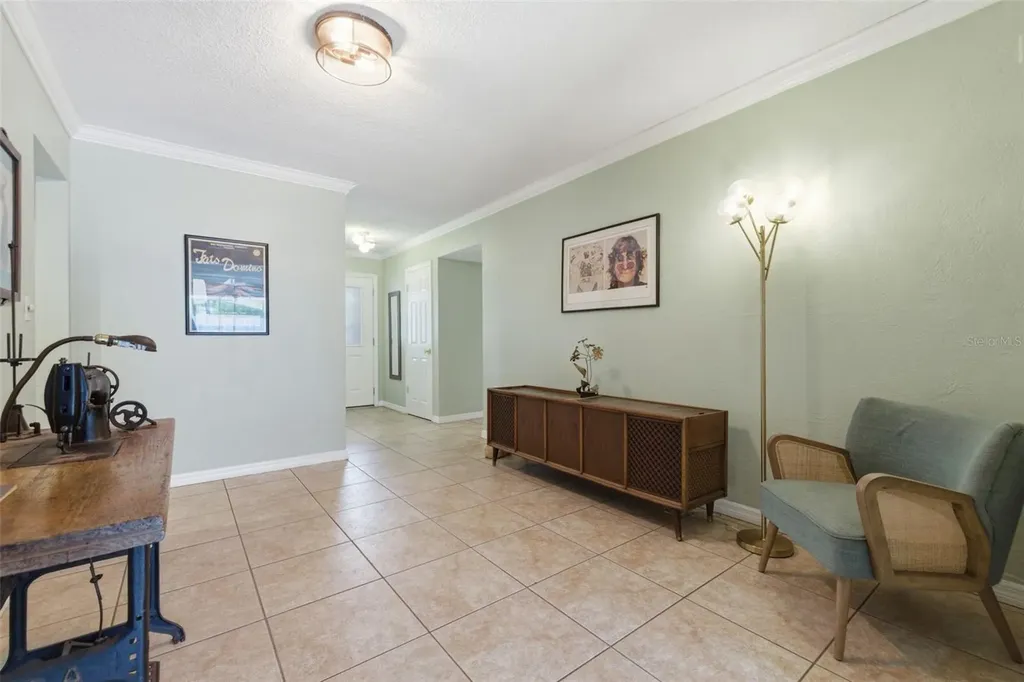 4415 7th Street S St Petersburg FL 33705