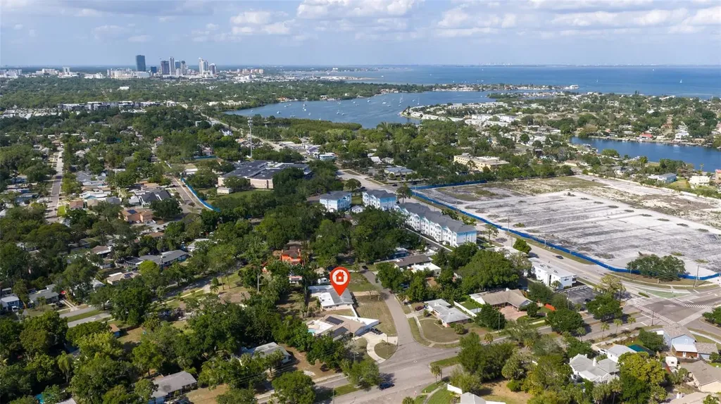 4415 7th Street S St Petersburg FL 33705