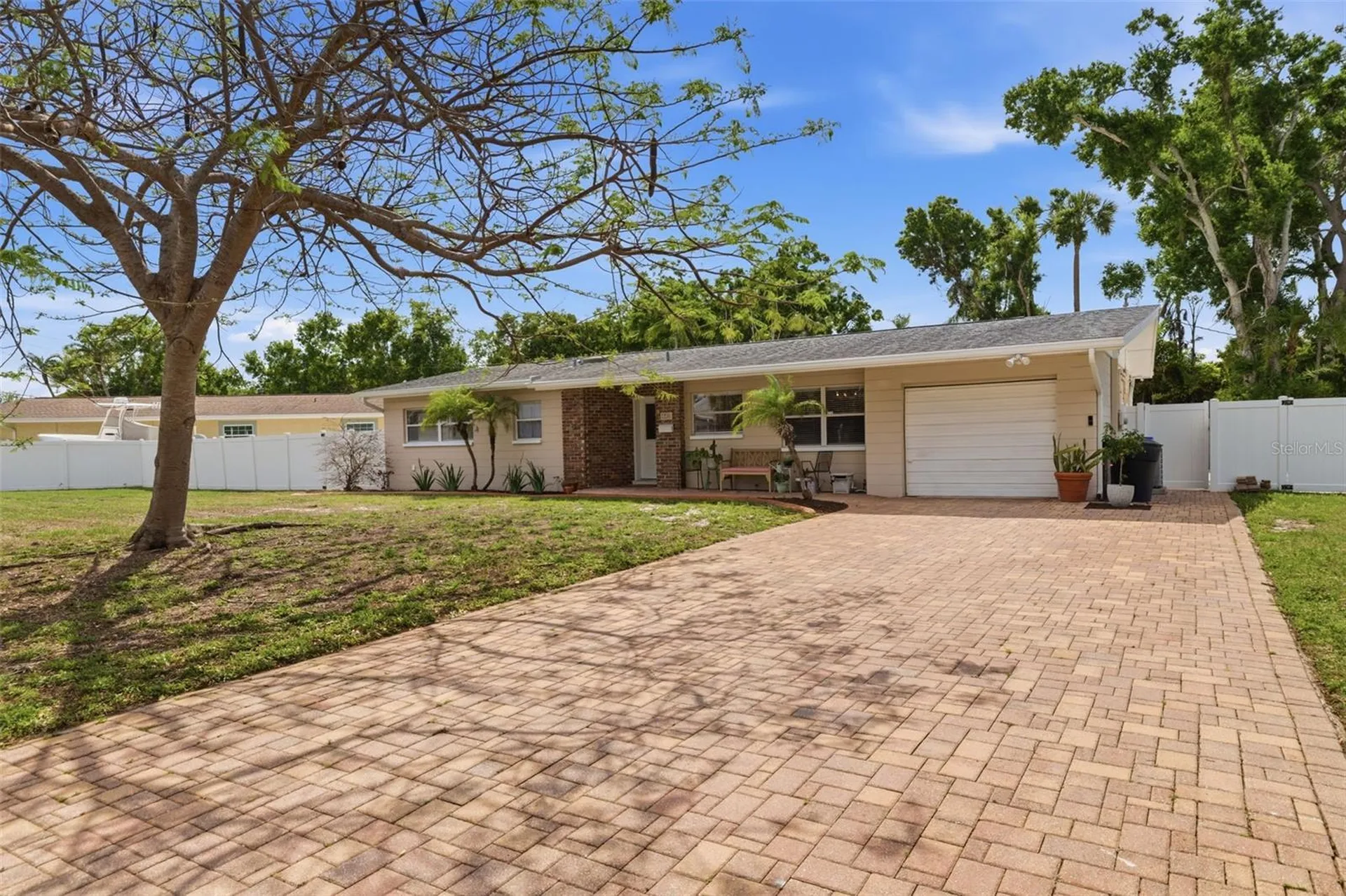 4415 7th Street S St Petersburg FL 33705