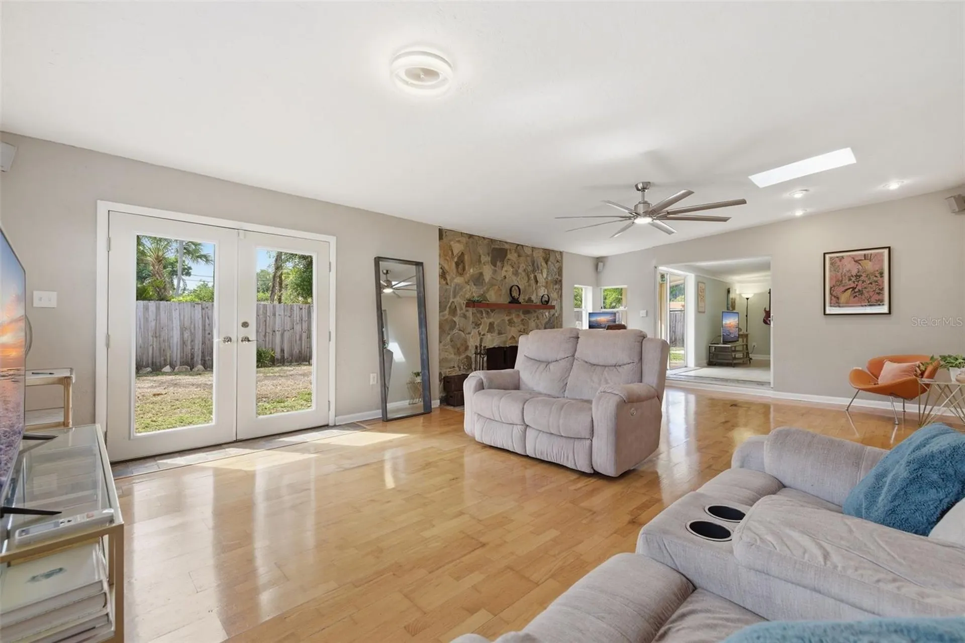 4415 7th Street S St Petersburg FL 33705