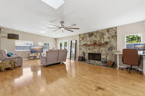 4415 7th Street S St Petersburg FL 33705