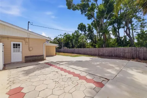 4415 7th Street S St Petersburg FL 33705
